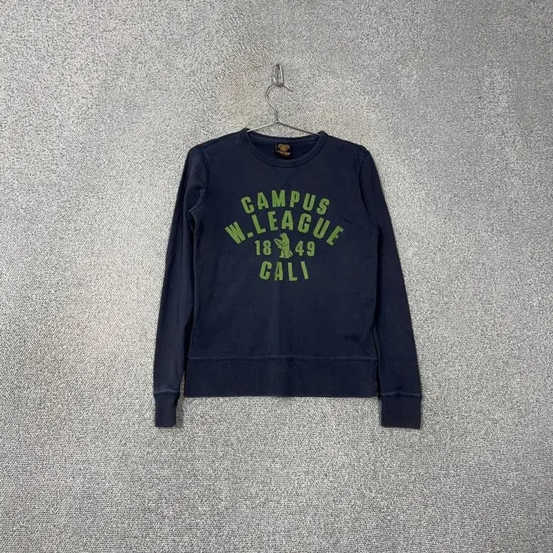 후아유 베어 프린팅 캐주얼 네이비 맨투맨 상품이미지1