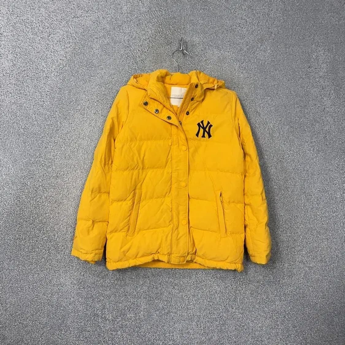 MLB 뉴욕양키즈 로고 옐로우 덕다운 패딩 점퍼 85 상품이미지1