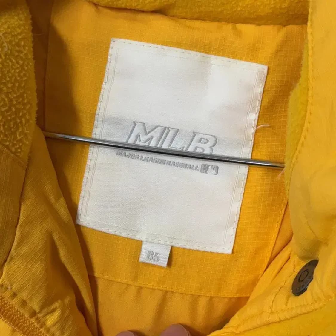 MLB 뉴욕양키즈 로고 옐로우 덕다운 패딩 점퍼 85 상품이미지3