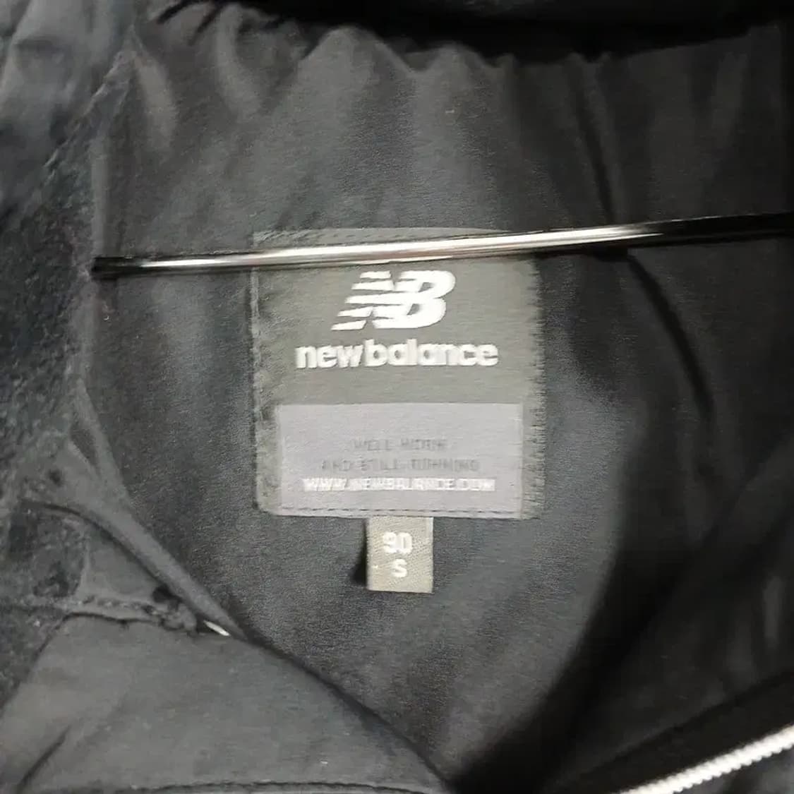 뉴발란스 로고 프린팅 덕다운 블랙 롱 패딩 90 상품이미지5