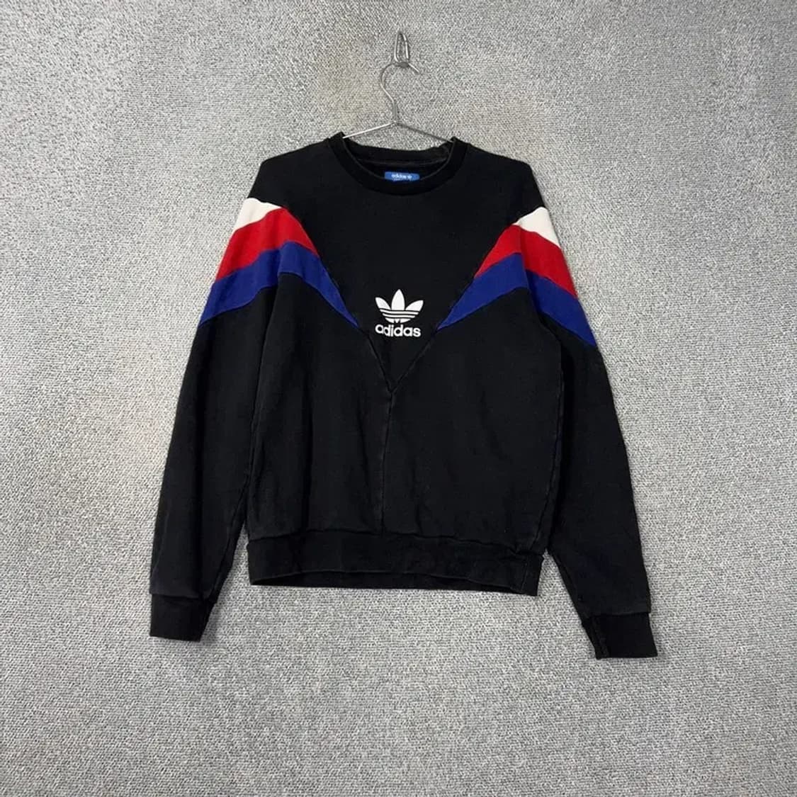 아디다스 센터 불꽃 로고 맨투맨 105 상품이미지1