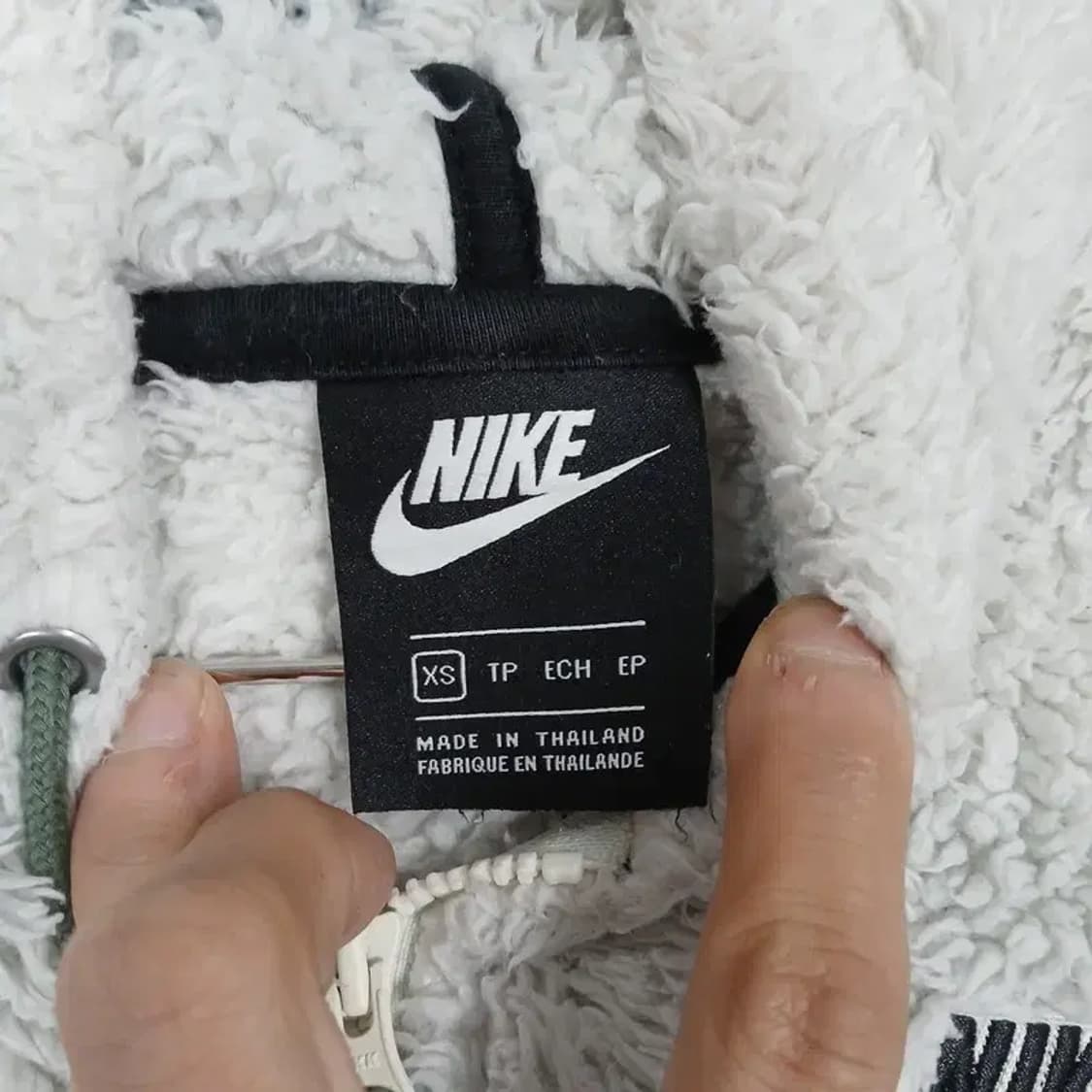 나이키 투톤 로고 뽀글이 크롭 후리스 후드집업 XS 상품이미지3