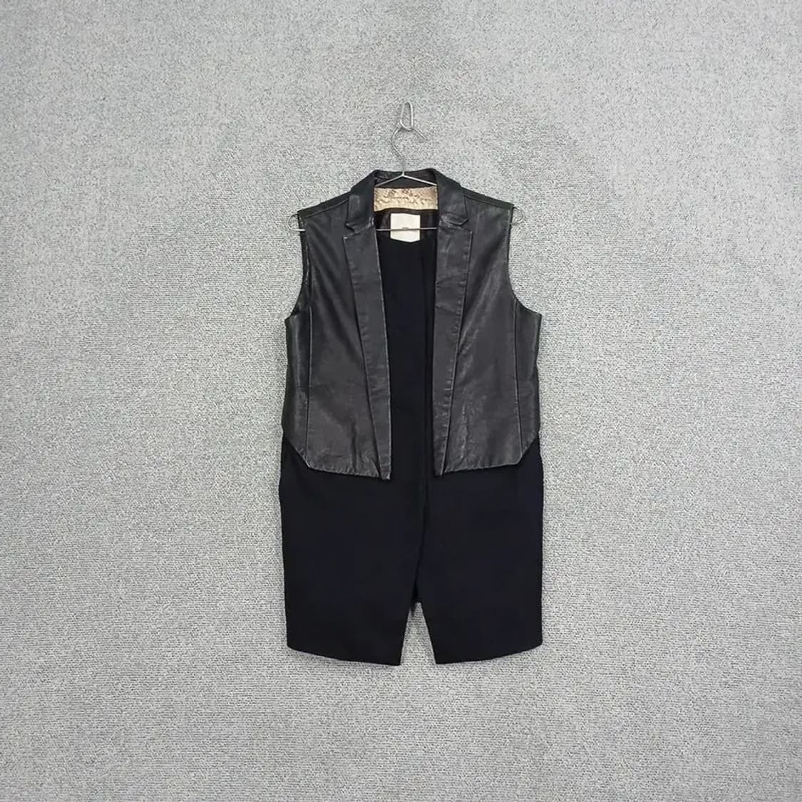 구호 블랙 양가죽 램스킨 조끼 코트 85-94-160 상품이미지1