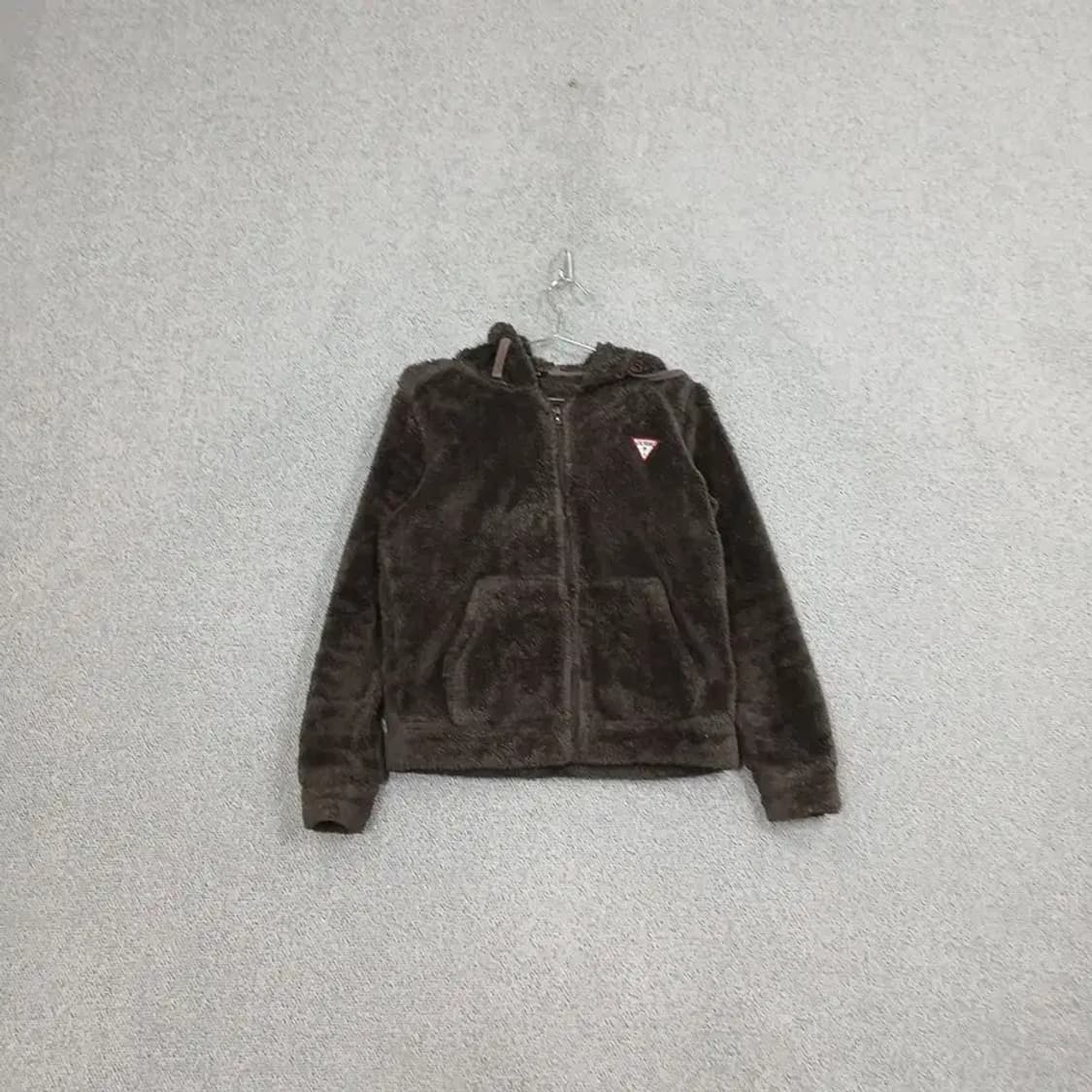 게스 삼각로고 브라운 양털 뽀글이 후리스 후드집업 XS 상품이미지1