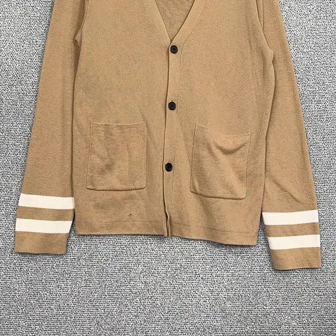 에잇세컨즈 남성 캐주얼 베이지 3버튼 니트 가디건 L 상품이미지4