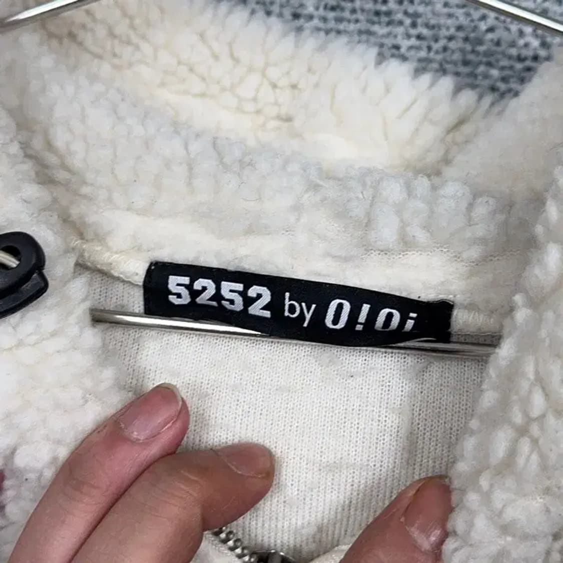 5252 OIOI 양털 뽀글이 반집업 후리스 후드티 FREE 상품이미지3