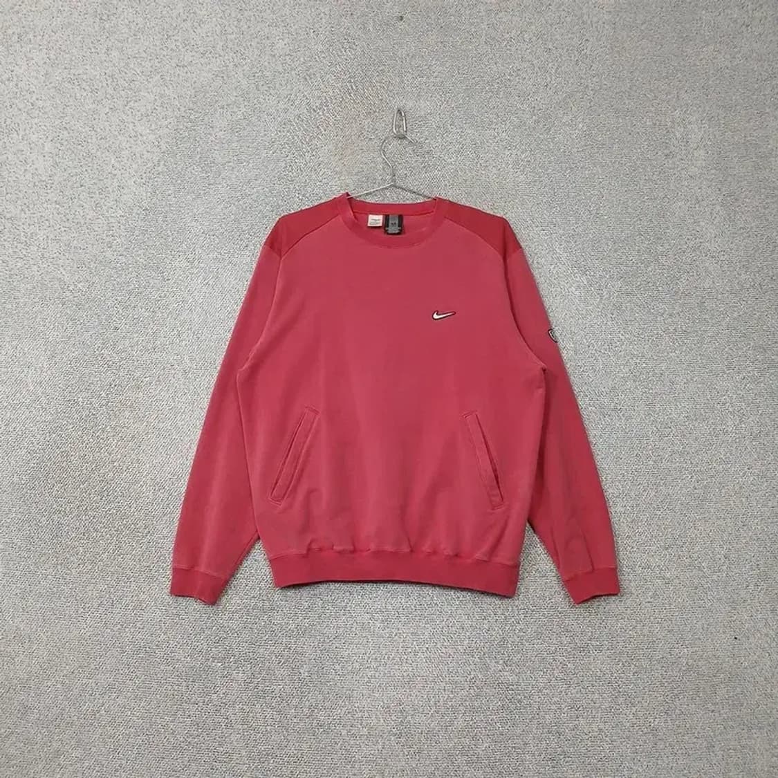 나이키 레드 올드스쿨 빈티지 로고 맨투맨 100 상품이미지1