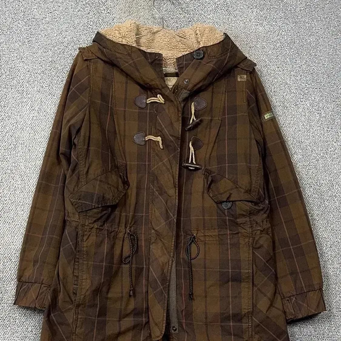 써스데이아일랜드 빈티지 체크 브라운 떡볶이 피쉬테일 야상 코트 M 상품이미지3