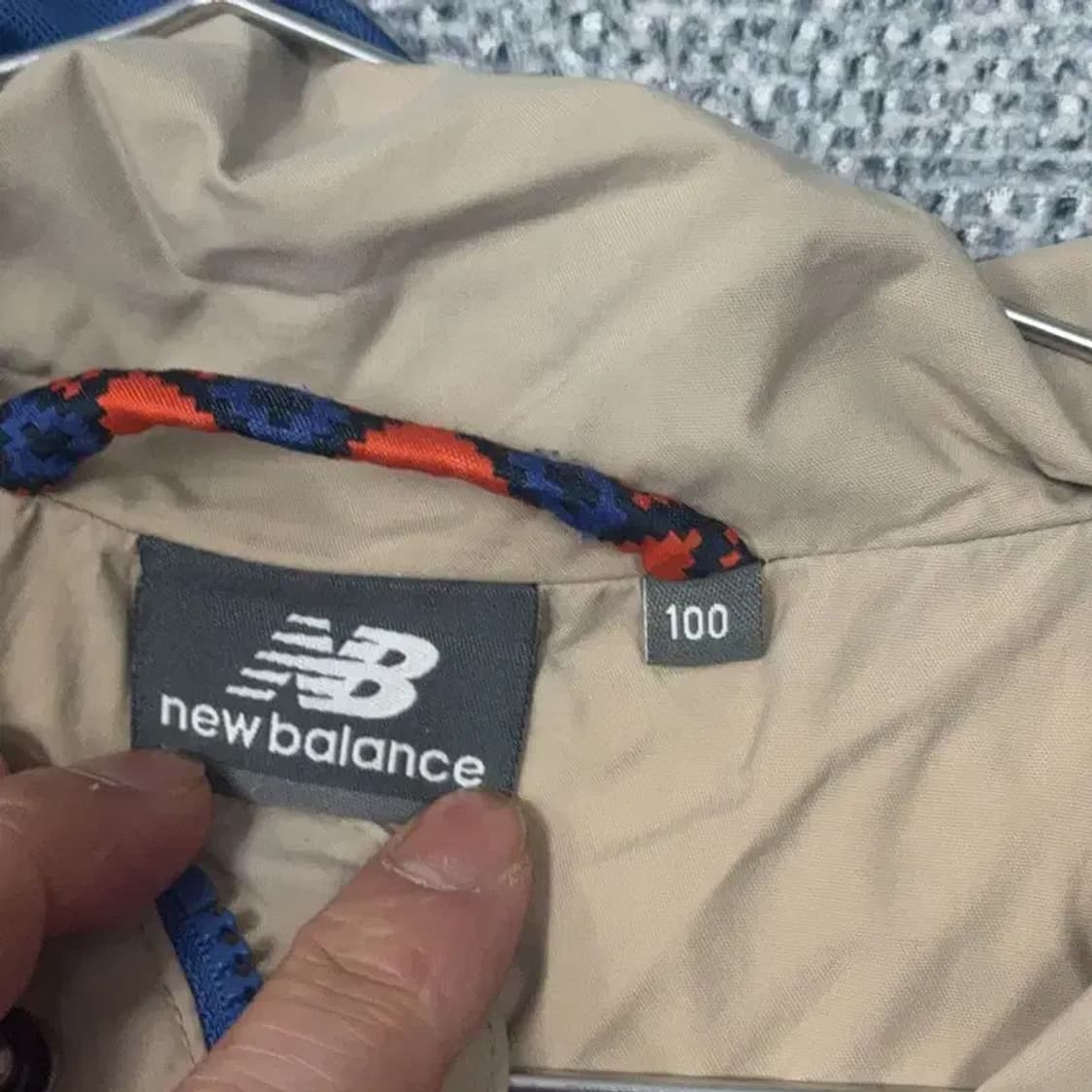 뉴발란스 로고 포켓 베이지 후드 자켓 100 상품이미지3