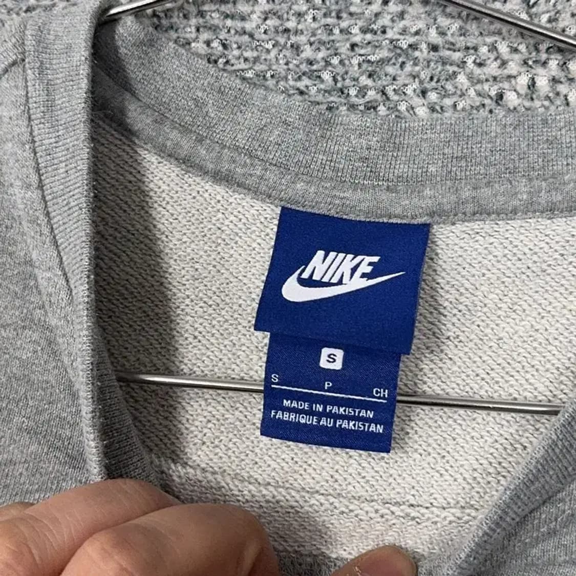 나이키 라이트 그레이 로고 스우시 맨투맨 S 상품이미지3
