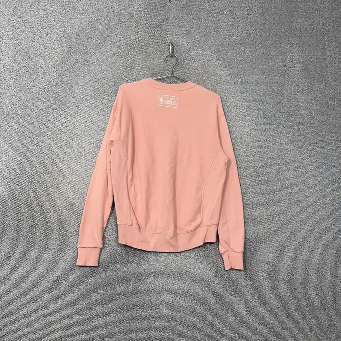 NBA 심플 로고 연핑크 맨투맨 XS 상품이미지2