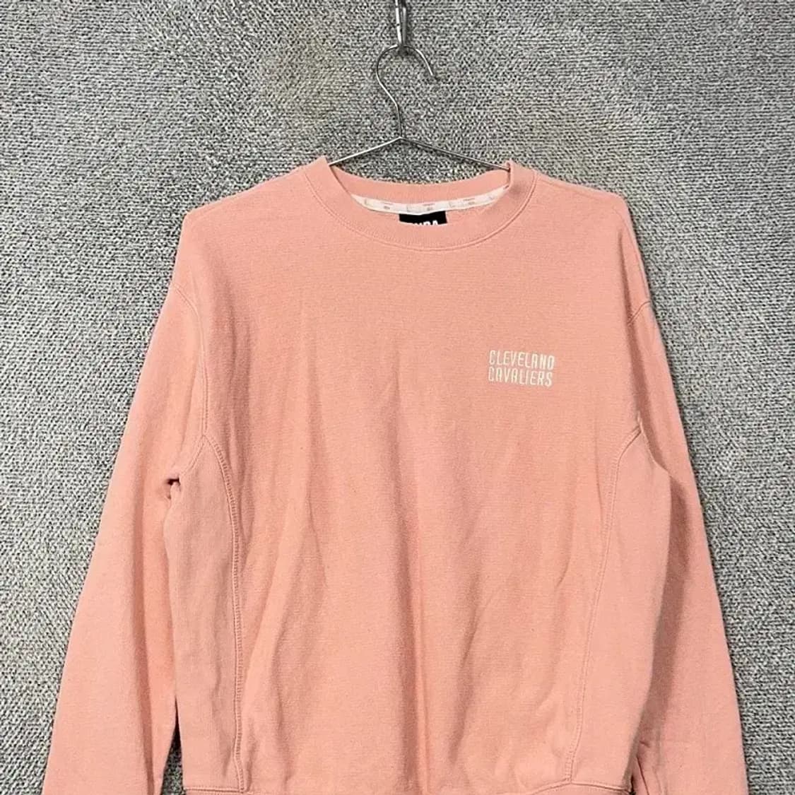 NBA 심플 로고 연핑크 맨투맨 XS 상품이미지3