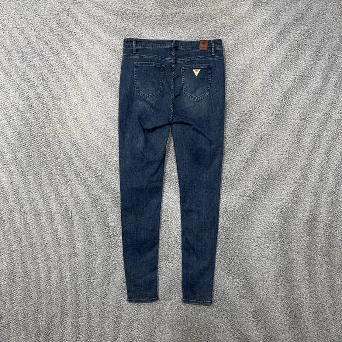 게스 여성 삼각로고 워싱 데님 청바지 28 상품이미지2