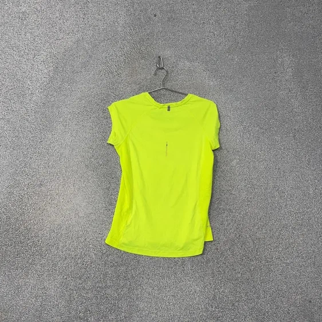 나이키 러닝 프린팅 형광 기능성 여성 운동 반팔티 M 상품이미지2