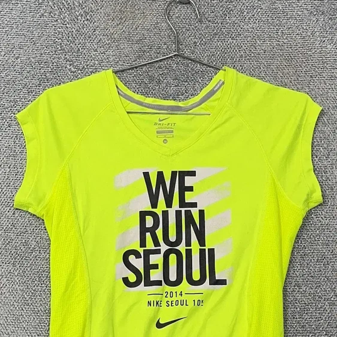 나이키 러닝 프린팅 형광 기능성 여성 운동 반팔티 M 상품이미지3