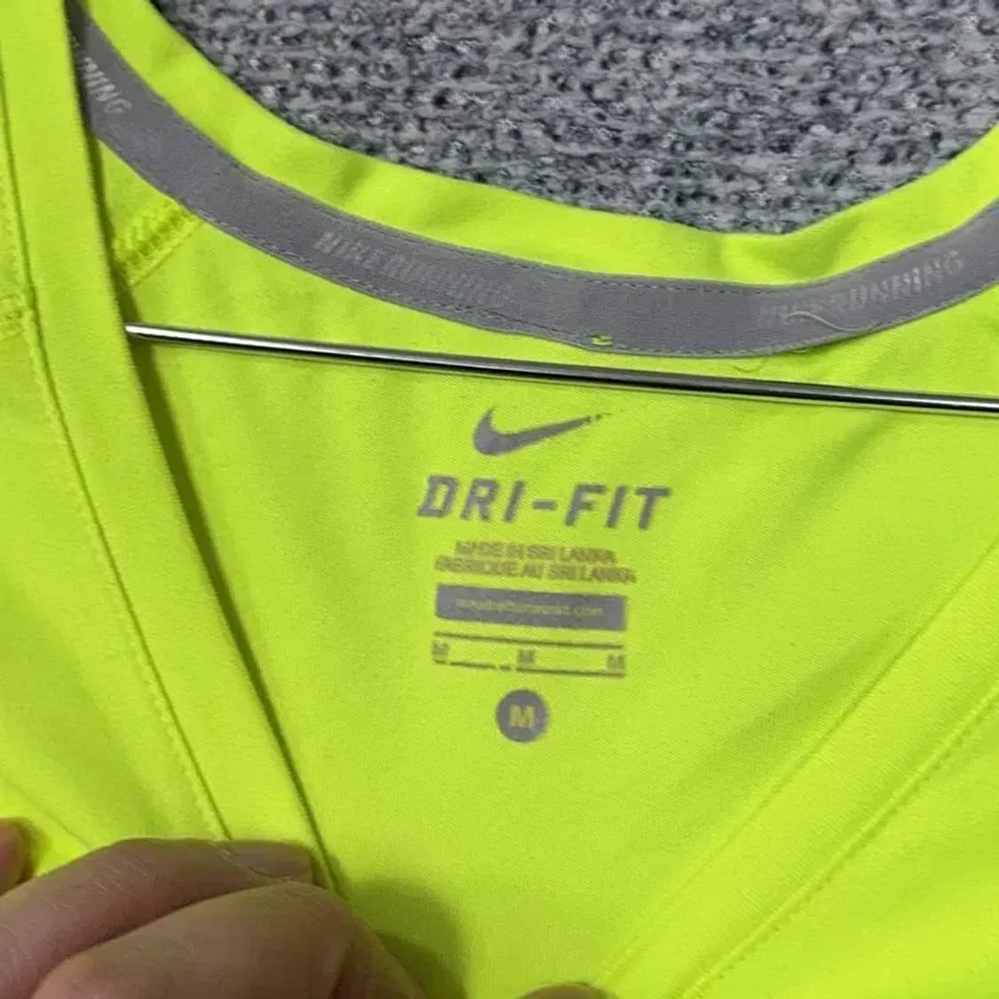 나이키 러닝 프린팅 형광 기능성 여성 운동 반팔티 M 상품이미지6
