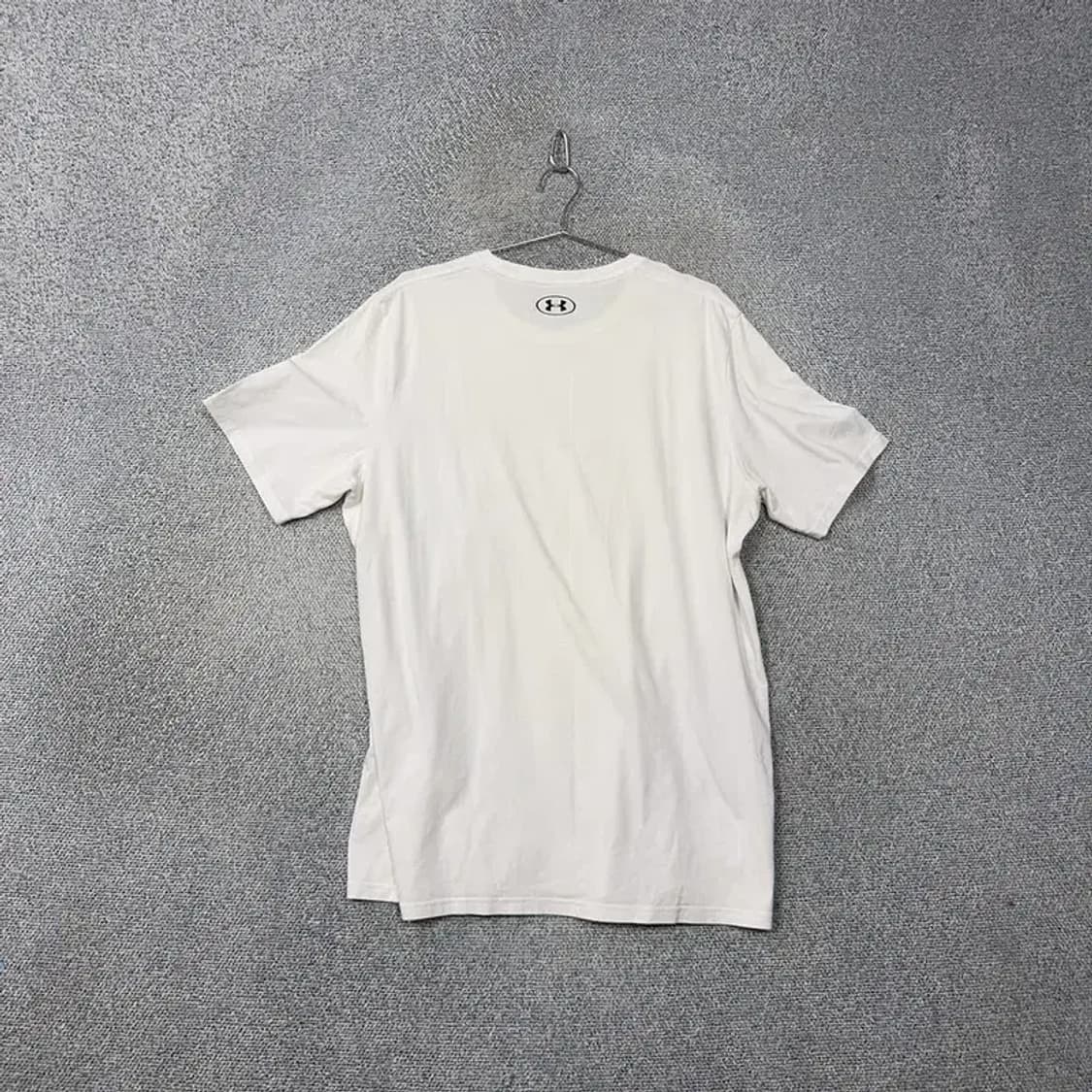 언더아머 화이트 남성 빅사이즈 운동 반팔티 3XL 상품이미지2