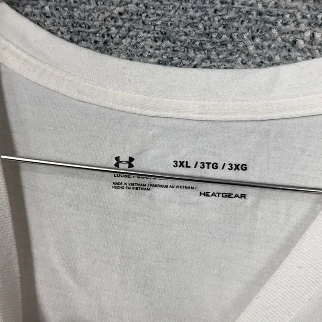 언더아머 화이트 남성 빅사이즈 운동 반팔티 3XL 상품이미지3