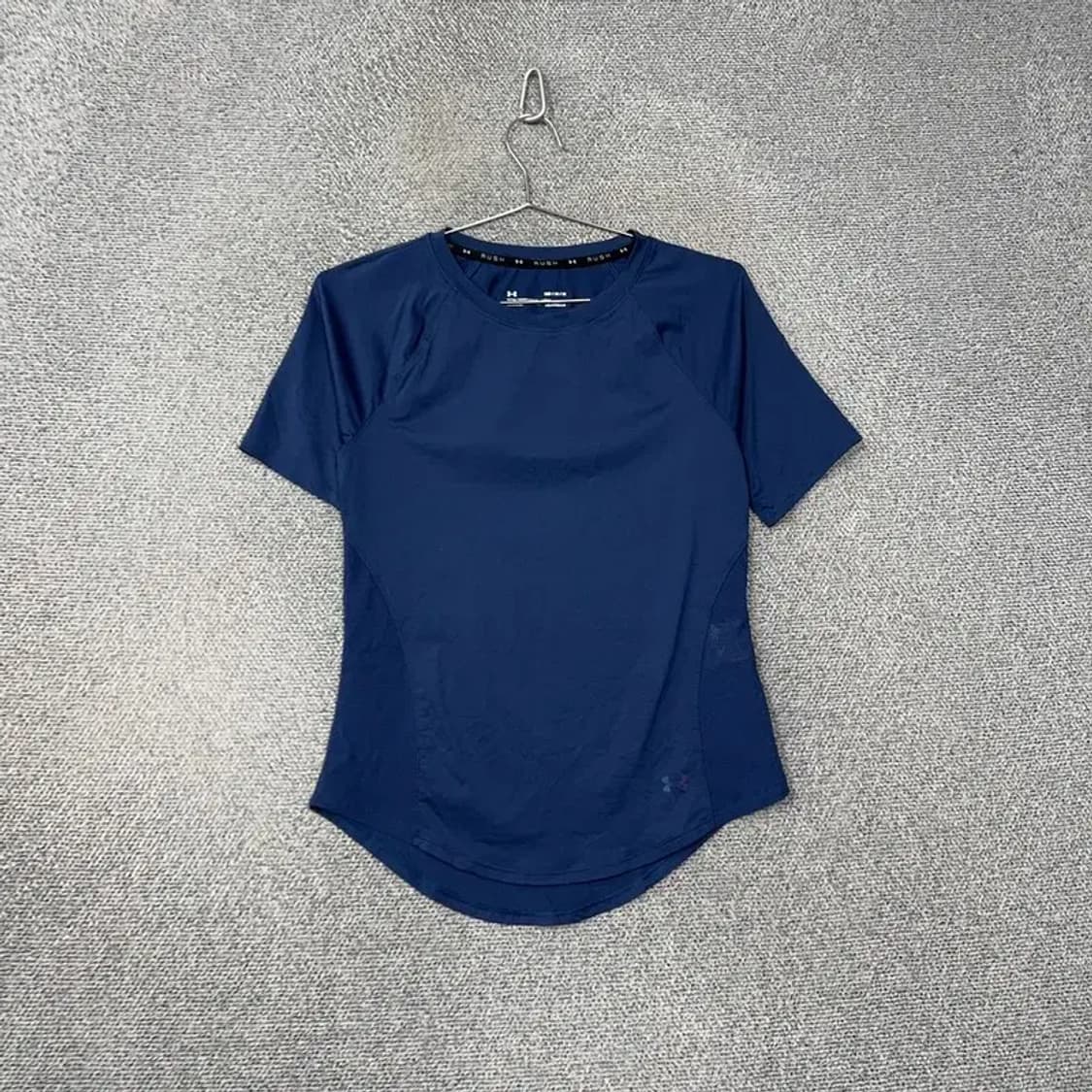 언더아머 네이비 여성 운동 기능성 반팔티 M 상품이미지1