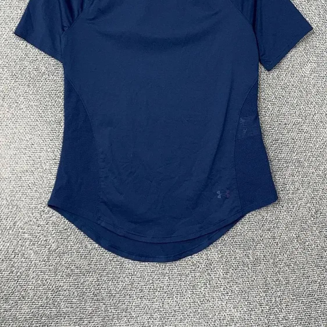 언더아머 네이비 여성 운동 기능성 반팔티 M 상품이미지4