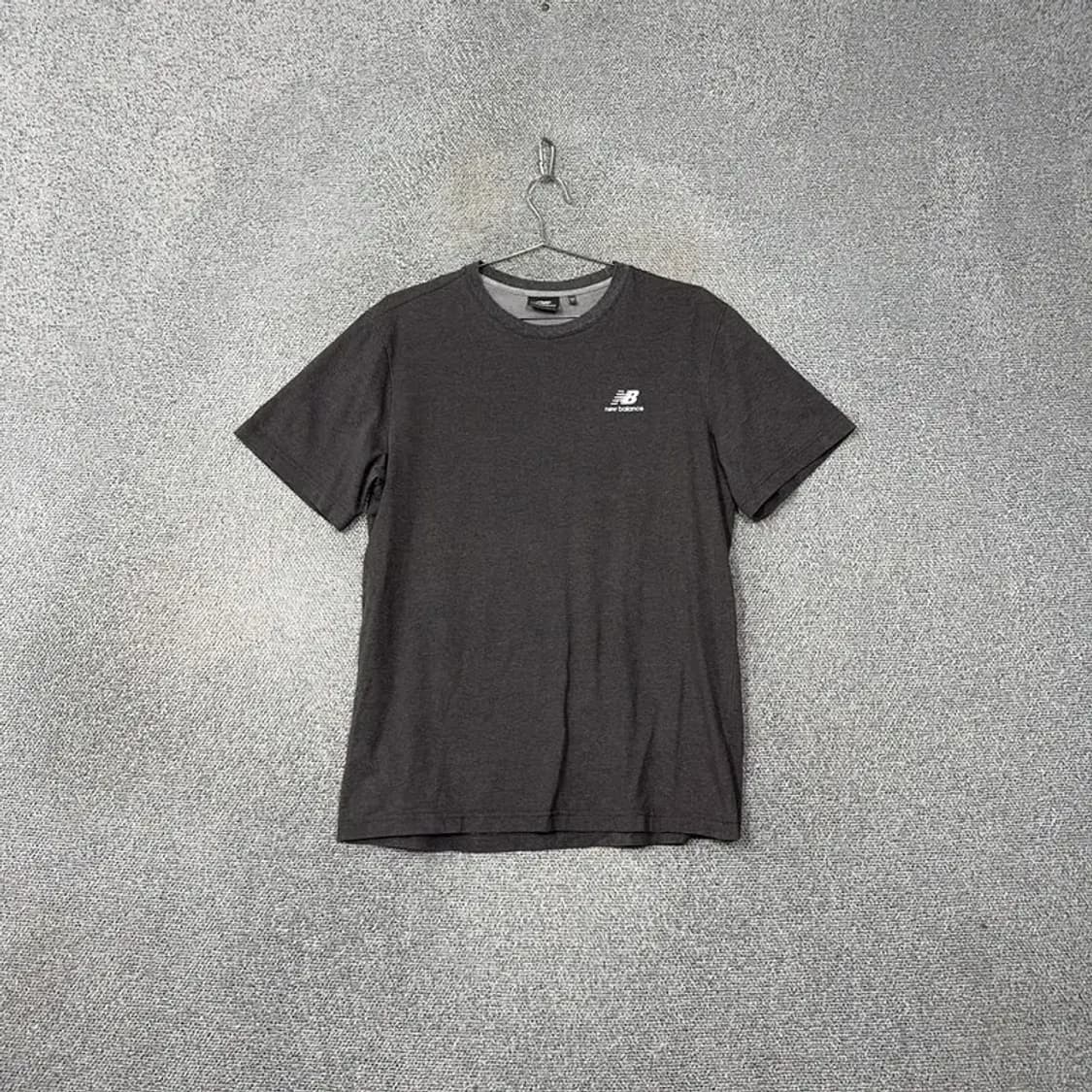 뉴발란스 그레이 로고 코튼 반팔티 100 상품이미지1