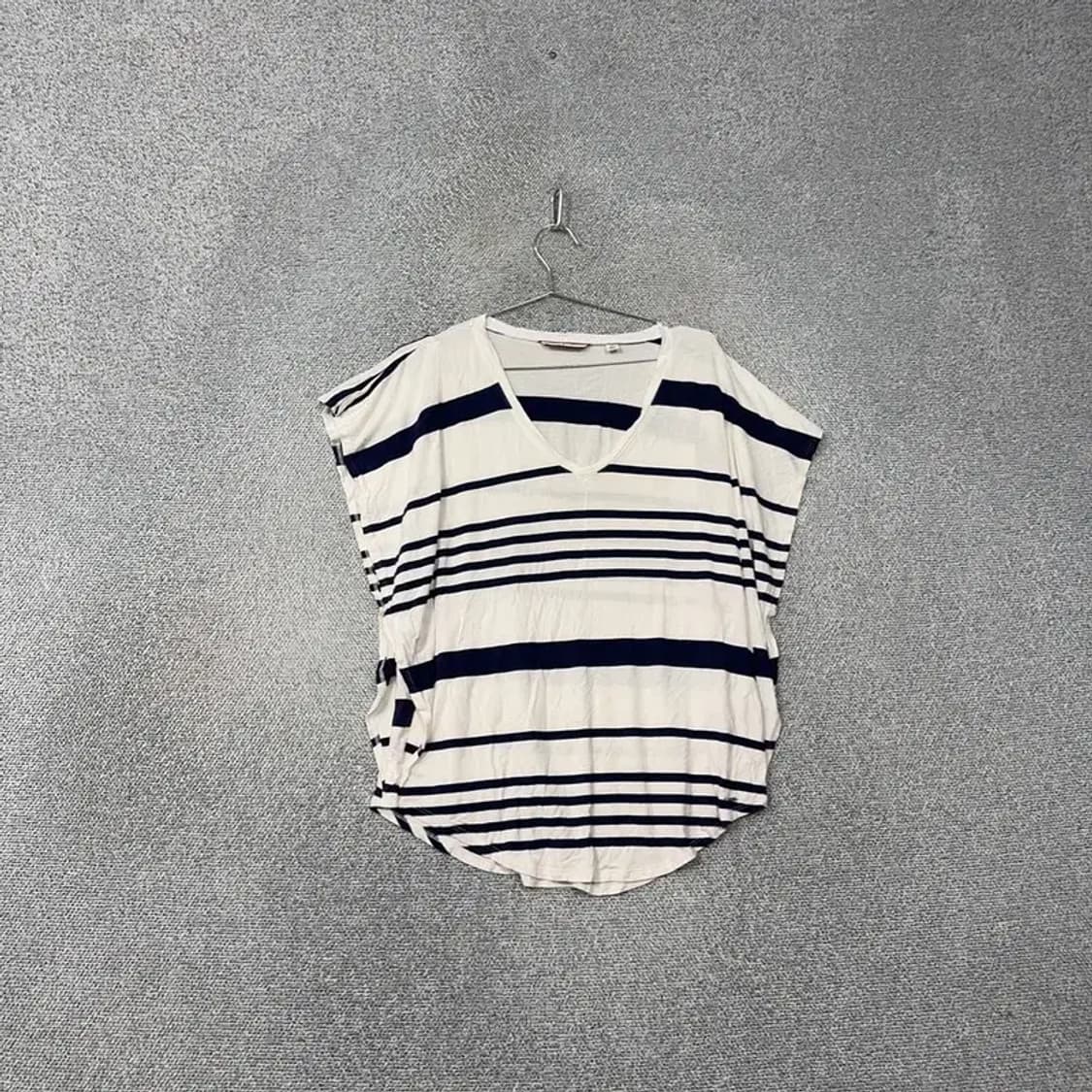 타미힐피거 스트라이프 크림 브이넥 레이온 반팔티 S 상품이미지1