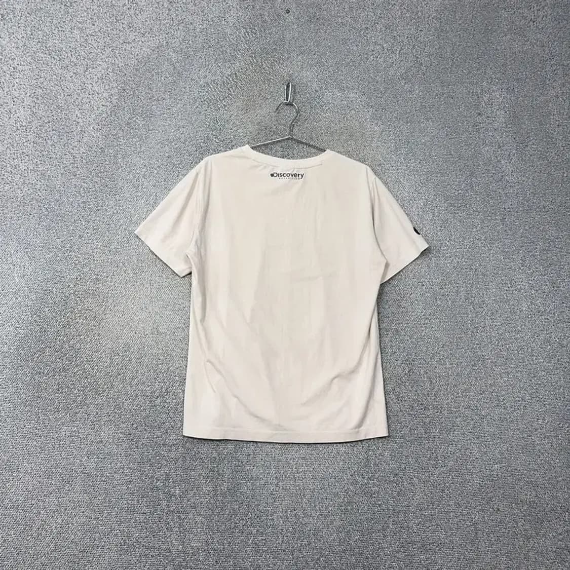 디스커버리 로고 프린팅 베이지 반팔 티 100 상품이미지2