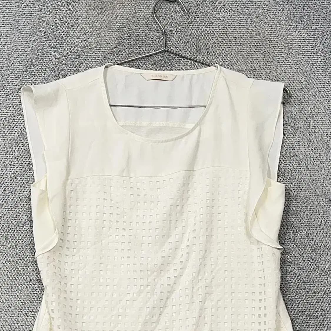 쉬스미스 화이트 민소매 블라우스 66 상품이미지3