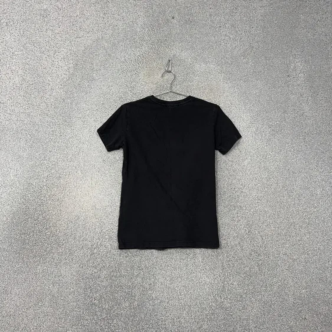 게스 삼각로고 프린팅 블랙 여성 반팔 티 S 상품이미지2