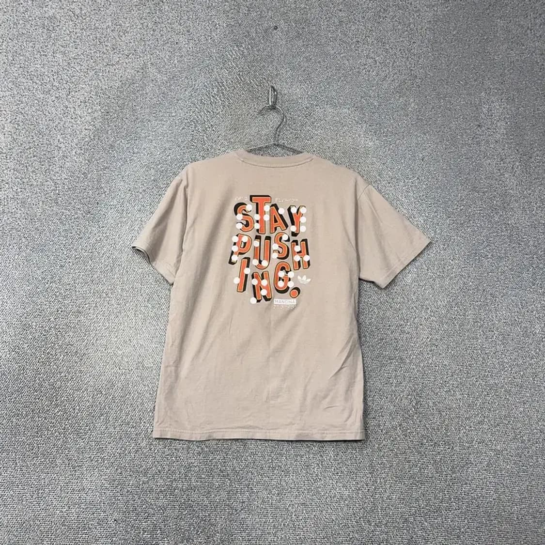 아디다스 캐주얼 연베이지 로고 면 반팔티 M 상품이미지2