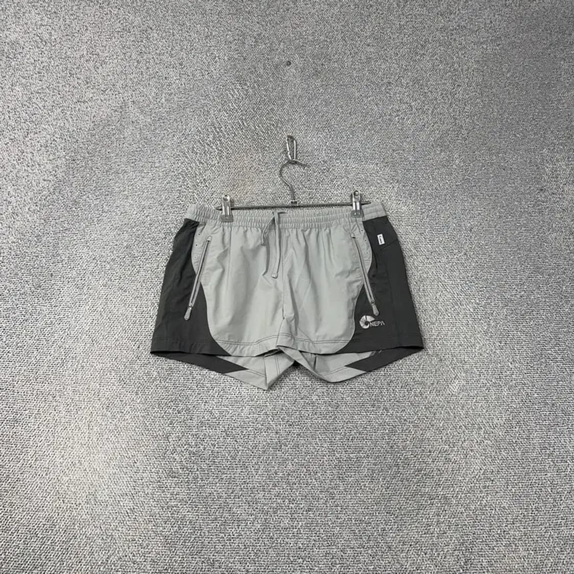 네파 라이트 그레이 로고 여성 기능성 숏 반바지 M 상품이미지1