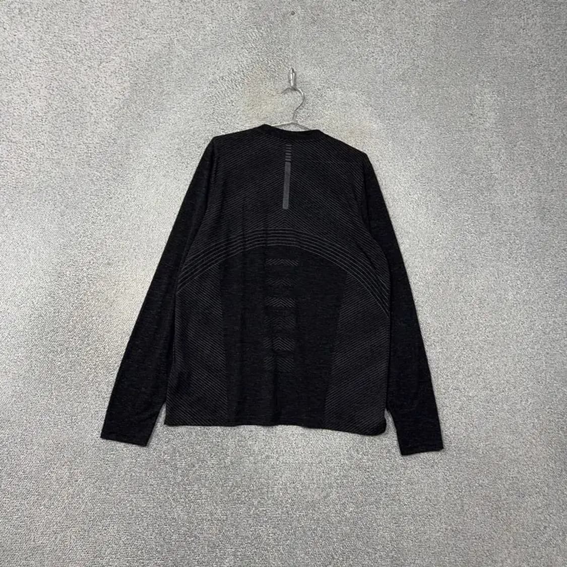 언더아머 블랙 반집업 운동 기능성 긴팔티 XXL 상품이미지2