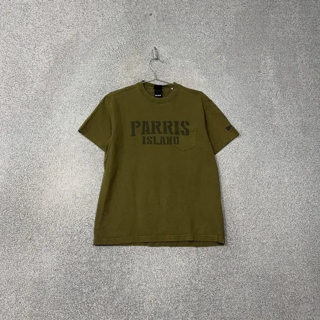 뉴에라 프린팅 카키 반팔 티 M 상품이미지1