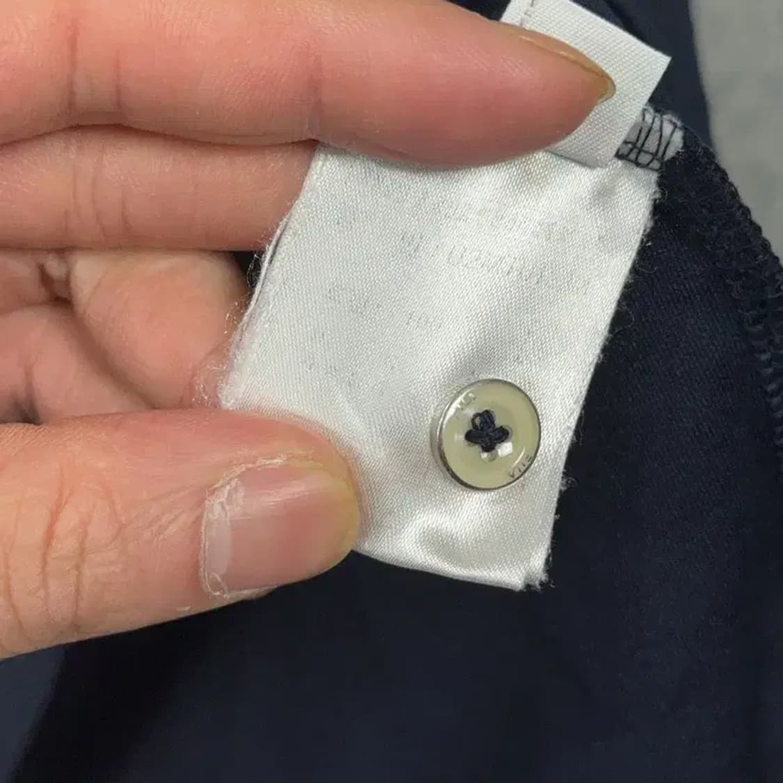 휠라 네이비 로고 남성 기능성 운동 반팔 카라티 105 상품이미지4