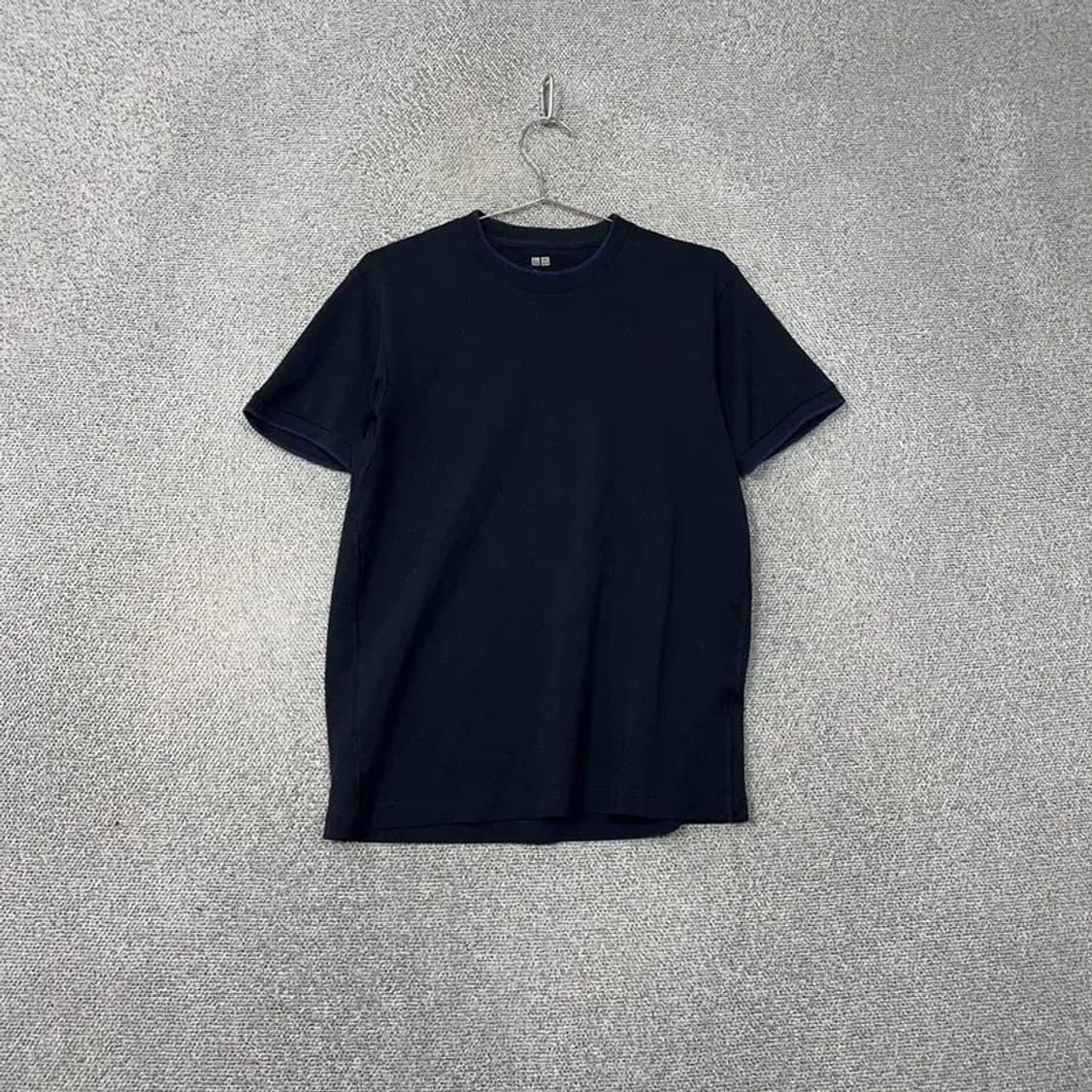 유니클로 네이비 남성 캐주얼 무지 반팔티 L 상품이미지1