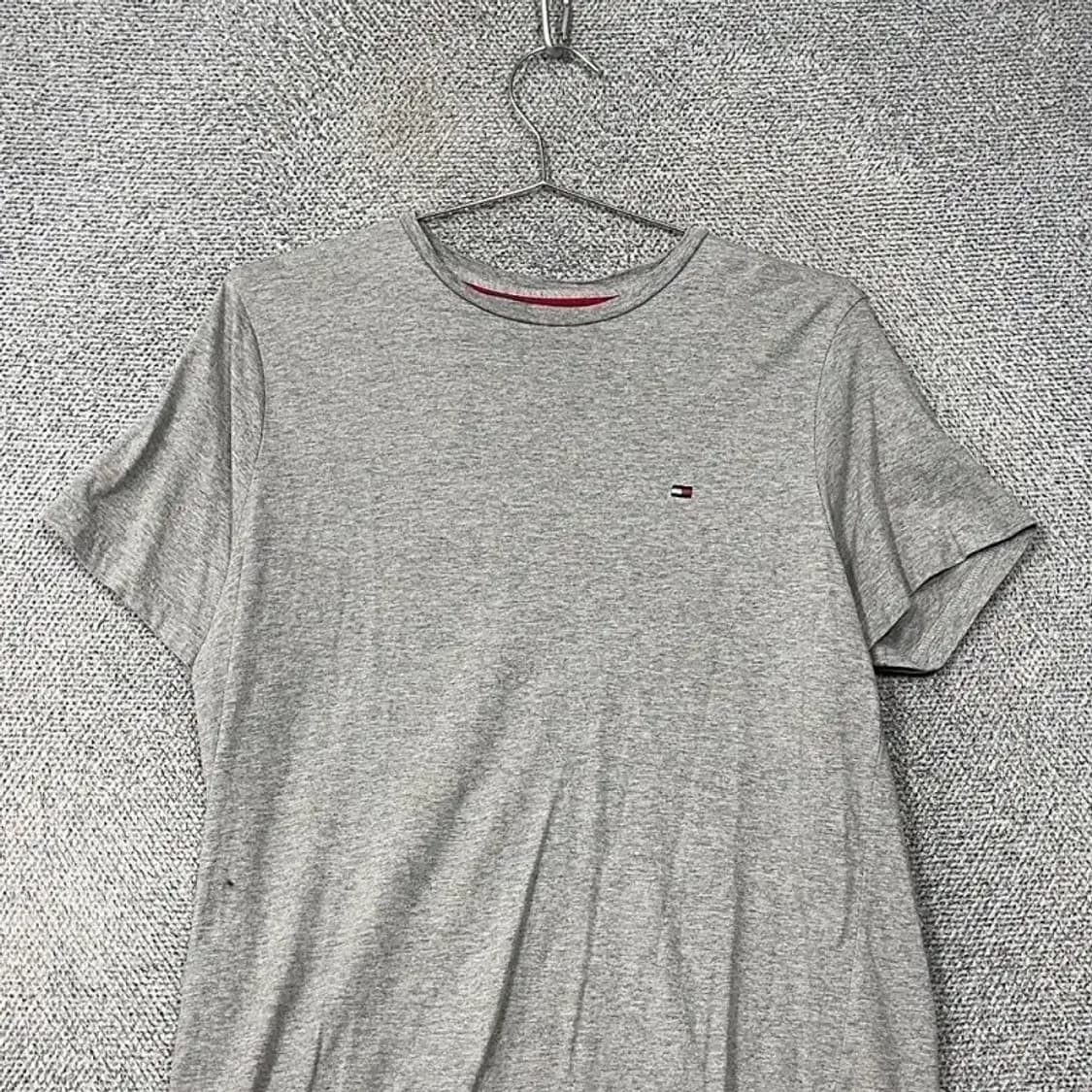타미힐피거 라이트 그레이 로고 남성 반팔티 S 상품이미지3