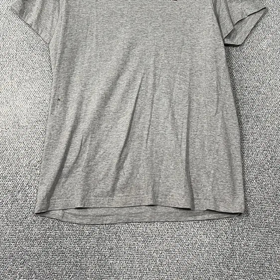 타미힐피거 라이트 그레이 로고 남성 반팔티 S 상품이미지4