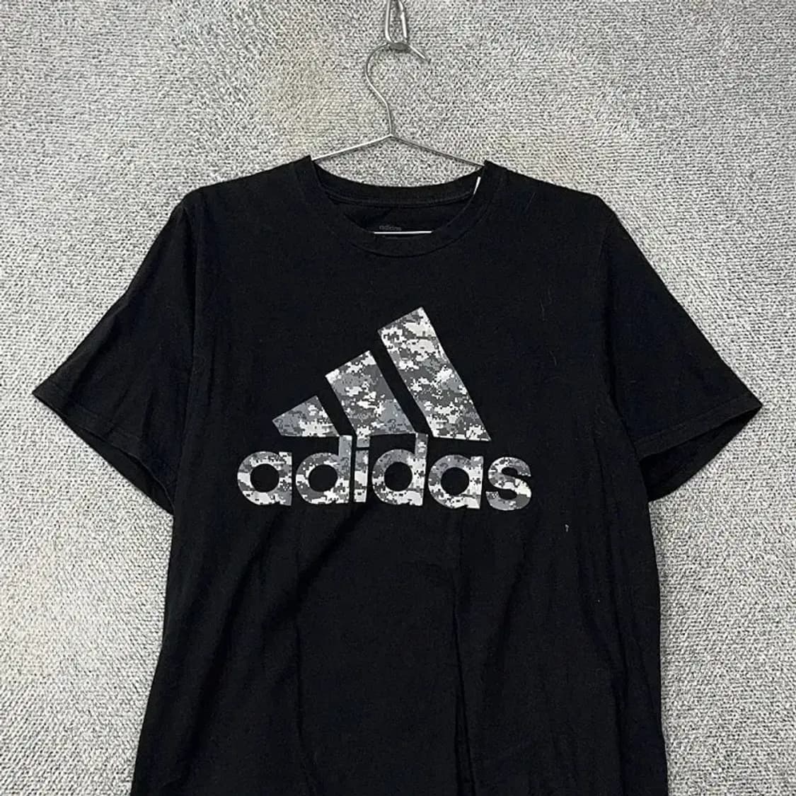 아디다스 프린팅 빅로고 코튼 블랙 반팔 티 L/G 상품이미지3