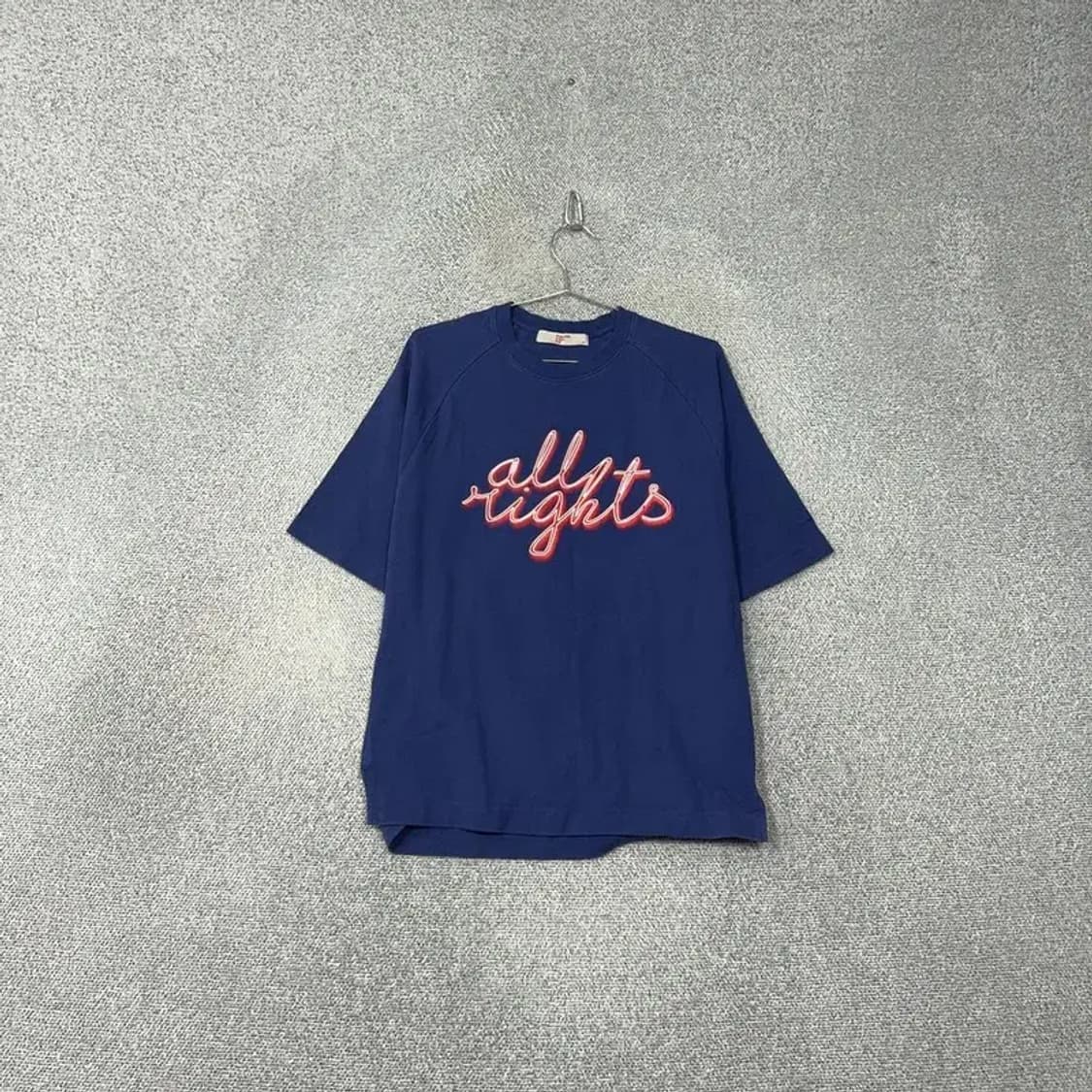 에잇세컨즈 남성 캐주얼 자수 네이비 반팔티 M 상품이미지1