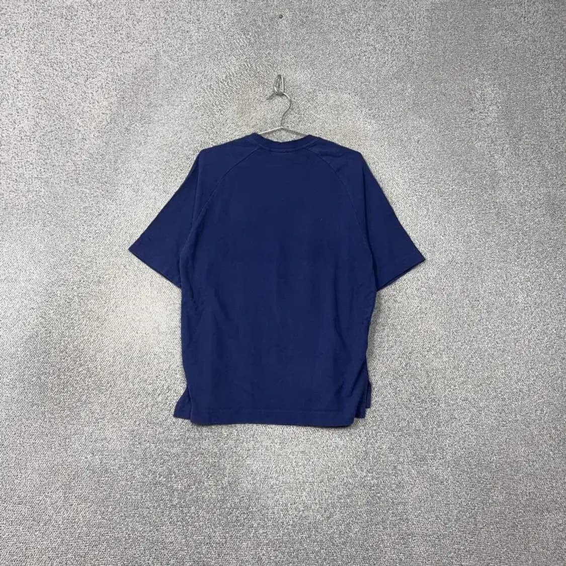 에잇세컨즈 남성 캐주얼 자수 네이비 반팔티 M 상품이미지2
