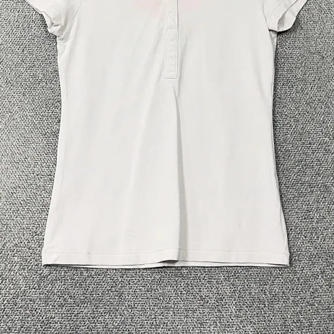 데상트 로고 여성 기능성 운동 반팔 카라티 M 상품이미지4