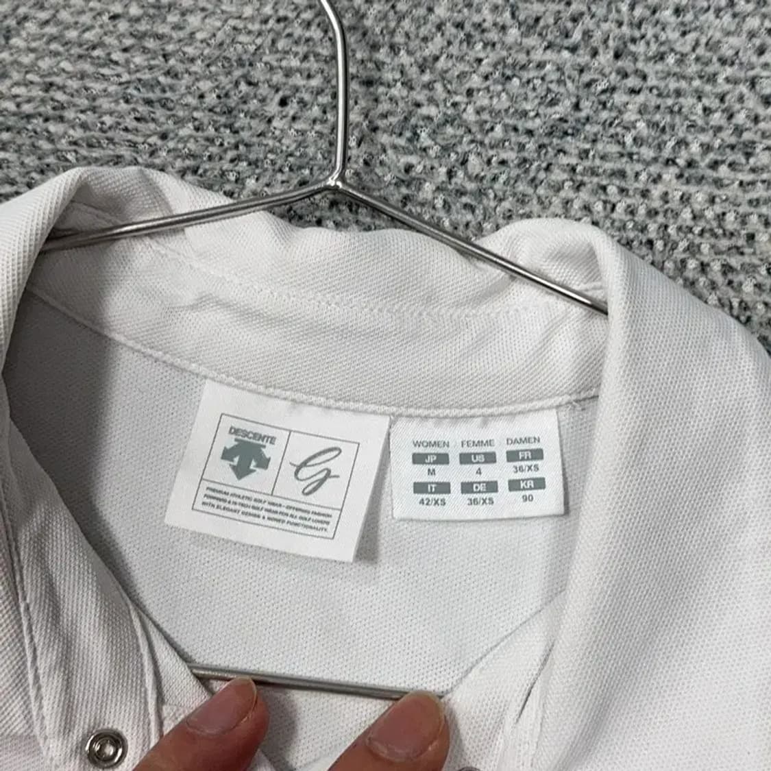 데상트 로고 여성 기능성 운동 반팔 카라티 M 상품이미지5