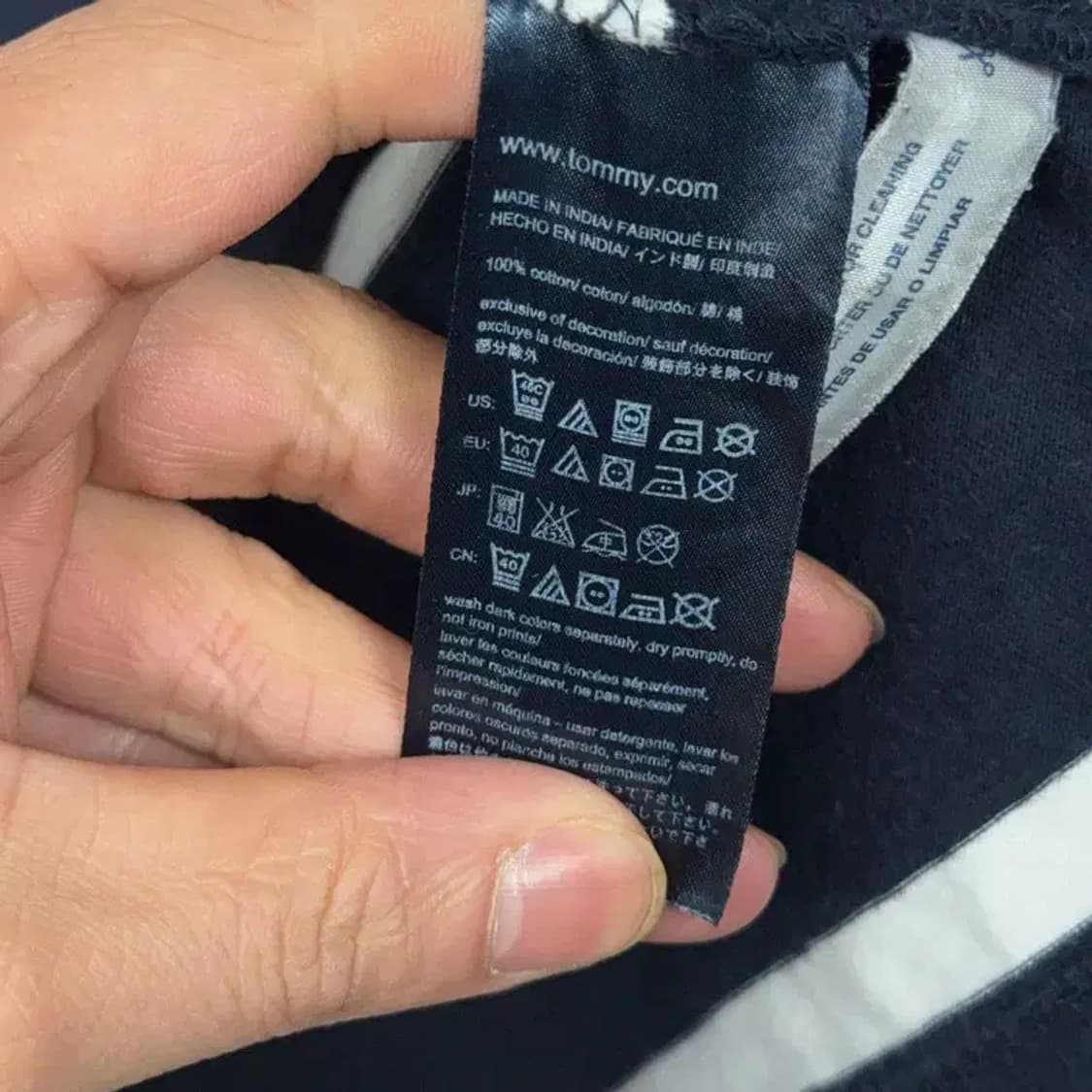 타미힐피거 스트라이프 네이비 로고 남성 반팔티 M 상품이미지4
