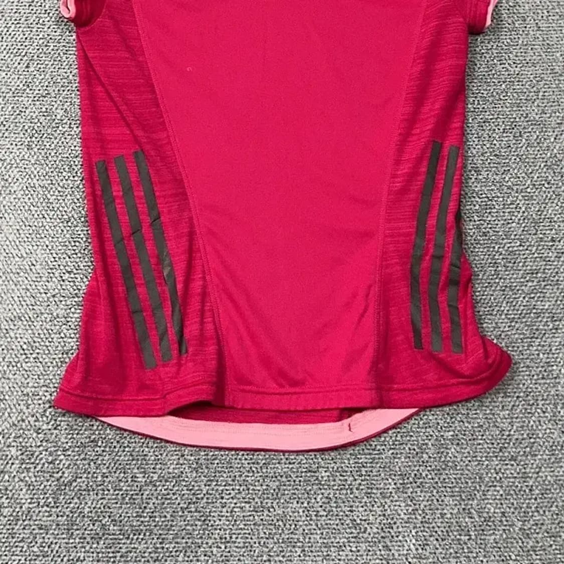 아디다스 핑크 로고 여성 운동 기능성 반팔티 S 상품이미지4