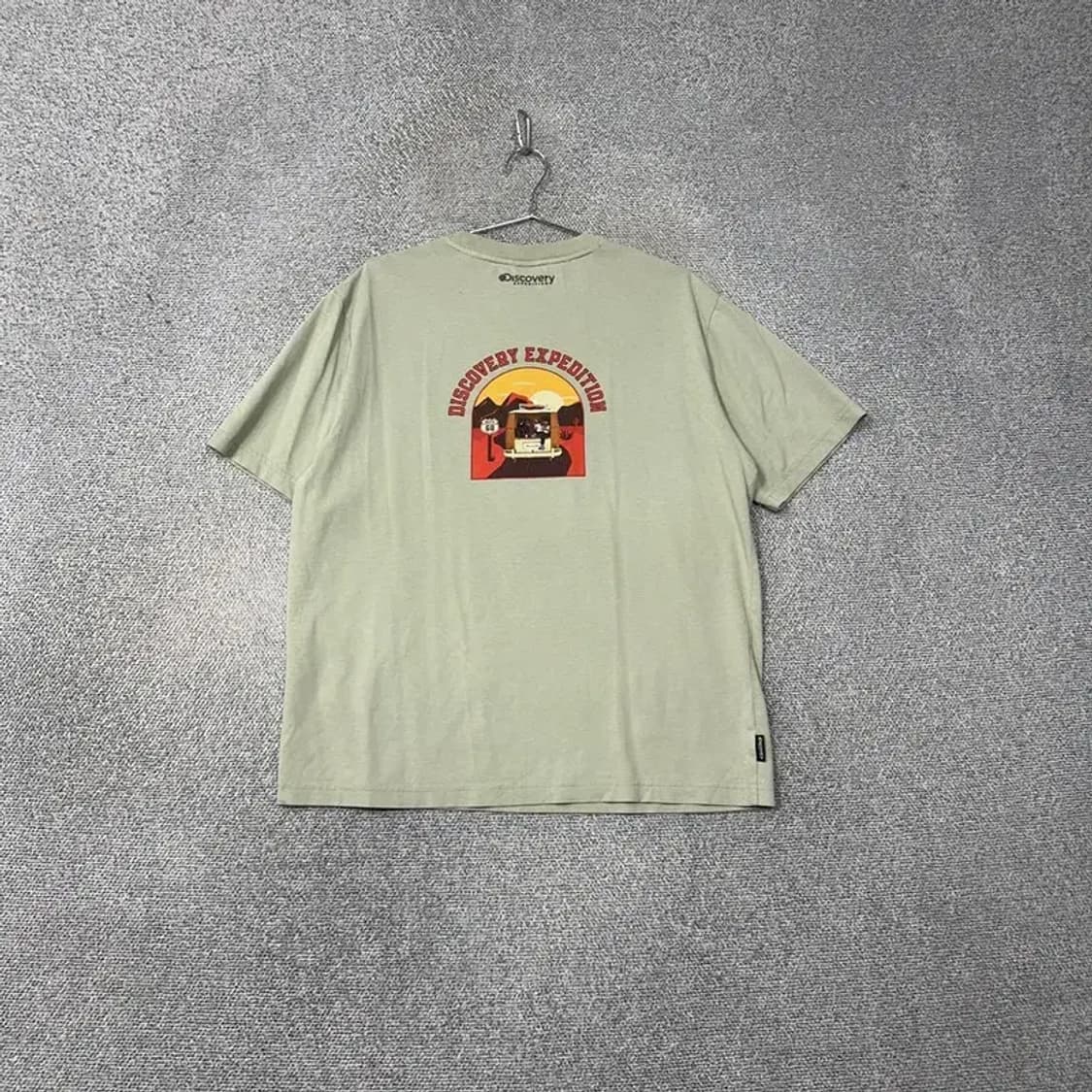 디스커버리 라이트 그린 로고 프린팅 캐주얼 반팔티 105 상품이미지2