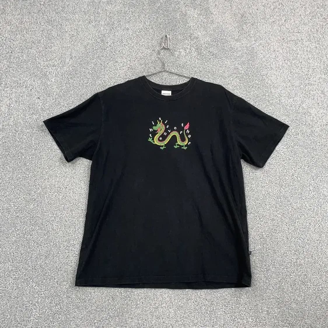 디스이즈네버댓 드래곤 프린팅 블랙 반팔티 M 상품이미지1