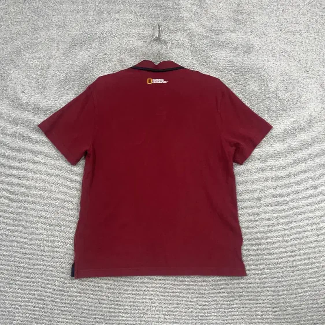 내셔널지오그래픽 로고 포켓 와인 반팔 카라티 100 상품이미지2