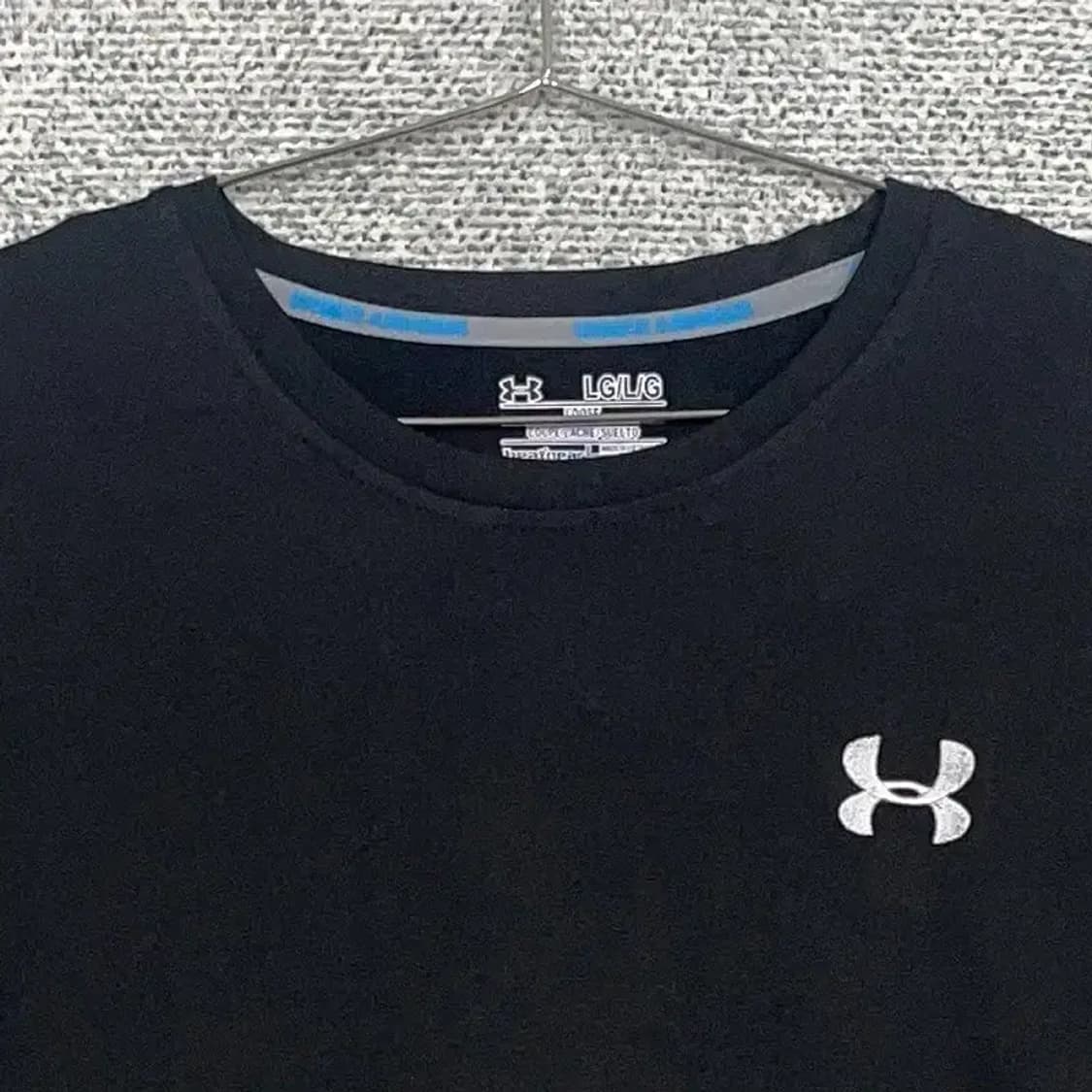 언더아머 블랙 로고 남성 운동 기능성 반팔티 L 상품이미지3