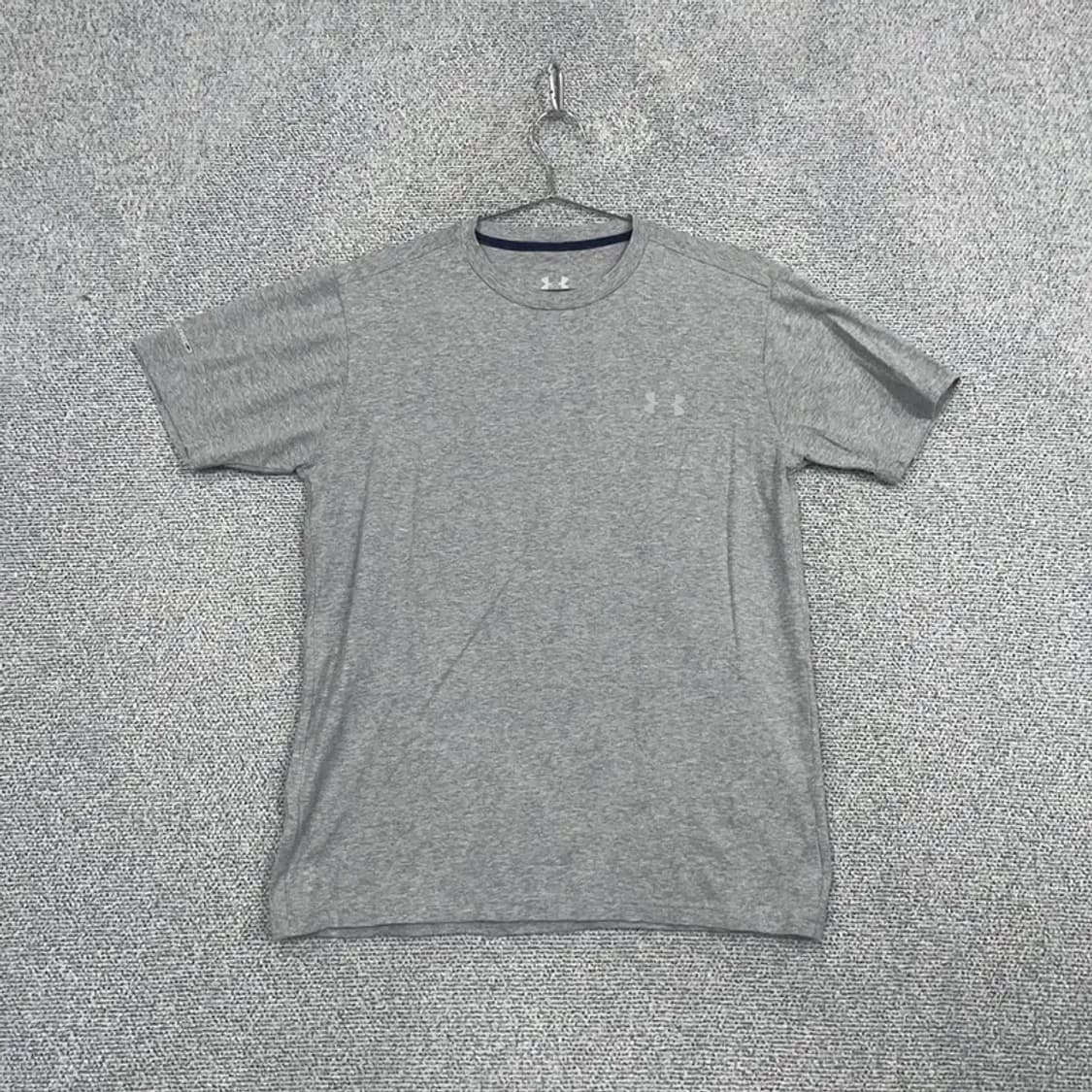 언더아머 라이트 그레이 캐주얼 로고 남성 반팔티 M 상품이미지1
