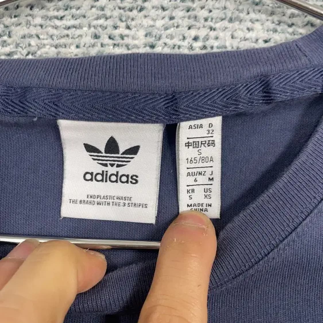 아디다스 네이비 스니커즈 로고 캐주얼 반팔티 S 상품이미지4